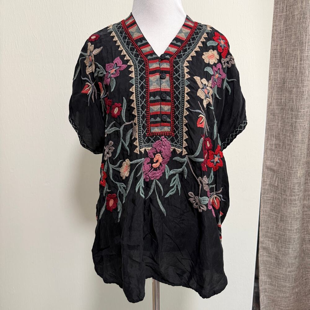 Johnny Was Biya Womens Short Sleeve Top XS Black Embroidered Floral Cupro Boho